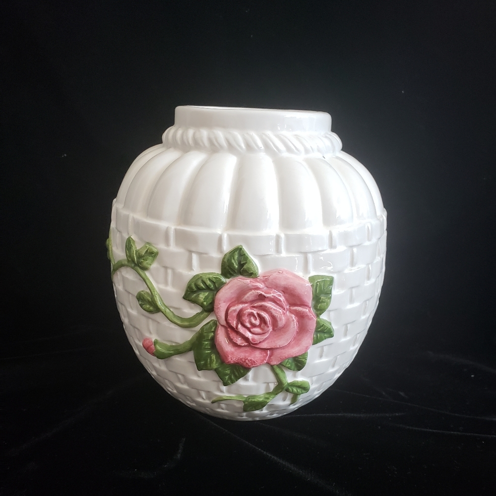 Vintage Pottery White Flower Weaved  Round Vase#